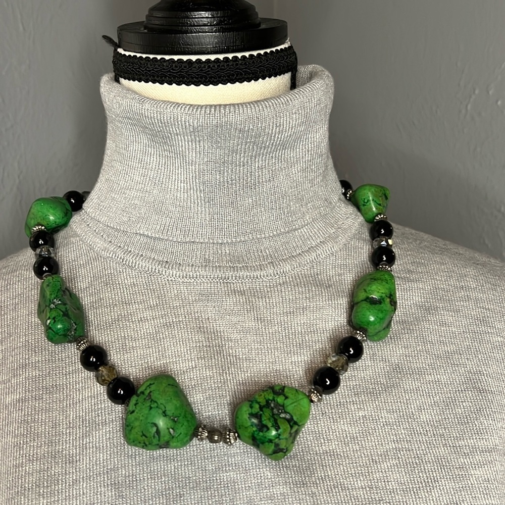 Stunning green and black beaded necklace